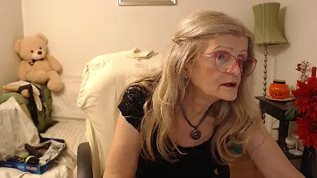 Snapshot of BlairFort chatting on November 23, 2025, 7:46 pm BlairFort online show from November 23, 2025, 7:46 pm