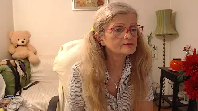 Snapshot of BlairFort chatting on November 15, 2025, 2:21 pm BlairFort online show from November 15, 2025, 2:21 pm