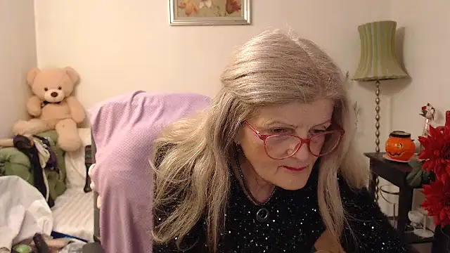 Snapshot of BlairFort chatting on November 26, 2025, 1:44 pm BlairFort online show from November 26, 2025, 1:44 pm