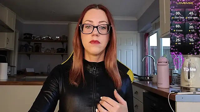 Snapshot of stripmequick chatting on October 27, 2025, 1:23 pm stripmequick online show from October 27, 2025, 1:23 pm