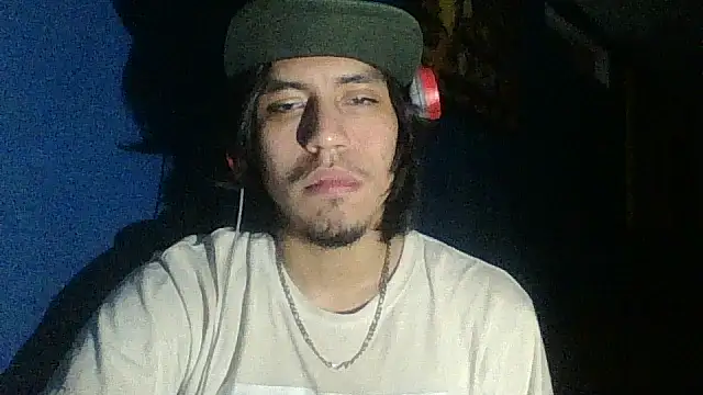 Snapshot of AlexAlejandro13 chatting on October 12, 2025, 7:32 am AlexAlejandro13 online show from October 12, 2025, 7:32 am