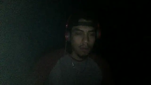 Snapshot of AlexAlejandro13 chatting on October 19, 2025, 9:34 am AlexAlejandro13 online show from October 19, 2025, 9:34 am