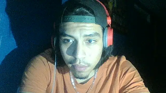 Snapshot of AlexAlejandro13 chatting on October 9, 2025, 7:31 am AlexAlejandro13 online show from October 9, 2025, 7:31 am