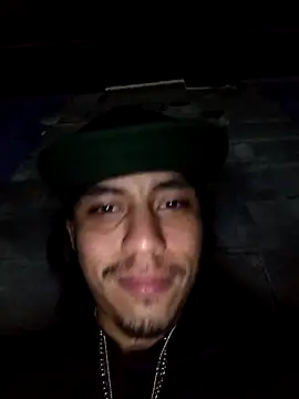 AlexAlejandro13 online show from December 19, 2025, 4:38 am