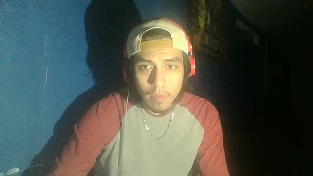 Snapshot of AlexAlejandro13 chatting on October 8, 2025, 6:48 am AlexAlejandro13 online show from October 8, 2025, 6:48 am