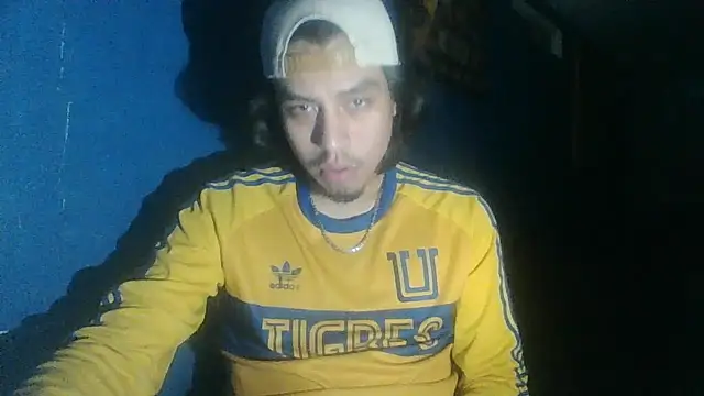 Snapshot of AlexAlejandro13 chatting on October 16, 2025, 8:55 am AlexAlejandro13 online show from October 16, 2025, 8:55 am