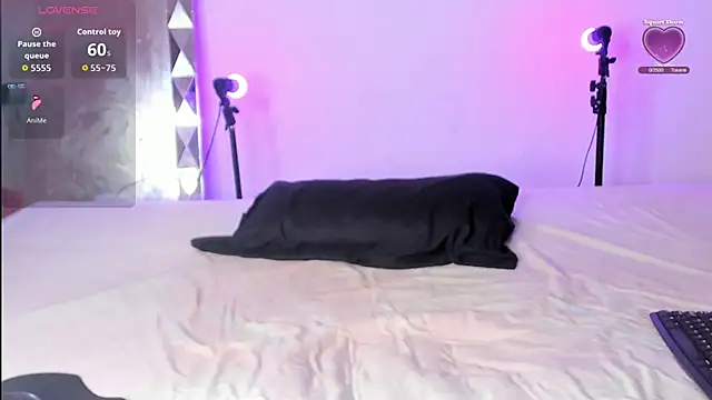 Snapshot of AgathaFoxx chatting on October 28, 2025, 2:56 am AgathaFoxx online show from October 28, 2025, 2:56 am