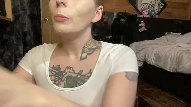 Snapshot of TeenyDoll chatting on April 18, 2026, 2:47 am TeenyDoll online show from April 18, 2026, 2:47 am