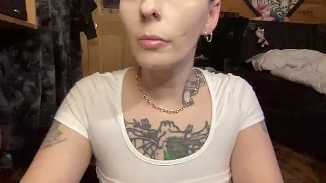Snapshot of TeenyDoll chatting on May 1, 2026, 2:49 am TeenyDoll online show from May 1, 2026, 2:49 am