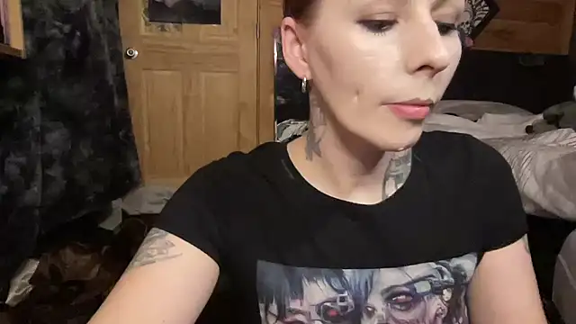 Snapshot of TeenyDoll chatting on April 4, 2026, 3:02 am TeenyDoll online show from April 4, 2026, 3:02 am