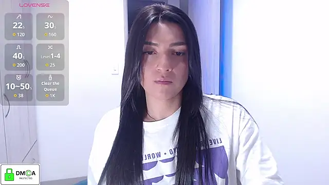 Snapshot of EricaVanderhill chatting on October 31, 2025, 9:43 pm EricaVanderhill online show from October 31, 2025, 9:43 pm