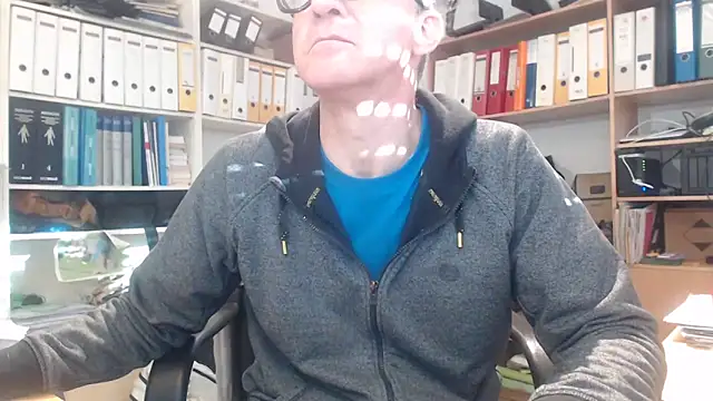 CMNM Nbg online show from December 18, 2025, 11:03 am