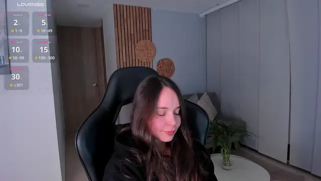 AnnieHallX online show from October 11, 2025, 2:34 am