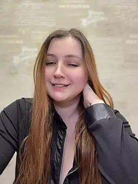 CandyShoopp online show from April 21, 2026, 6:36 pm