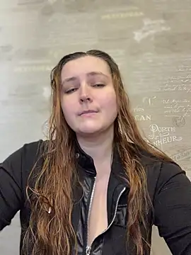 CandyShoopp online show from April 23, 2026, 7:04 am
