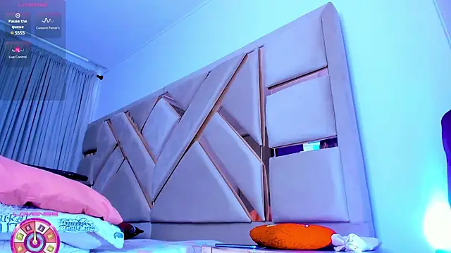 ashelydainii online show from March 6, 2025, 10:15 pm