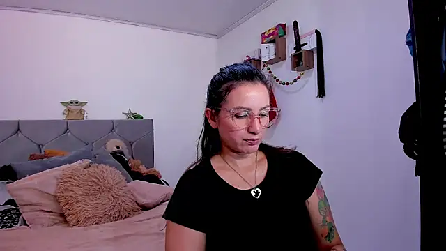 vanessabrown  online show from December 15, 2025, 6:14 pm