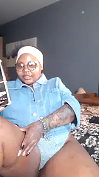 PearlSexxy69 online show from May 4, 2026, 2:53 pm