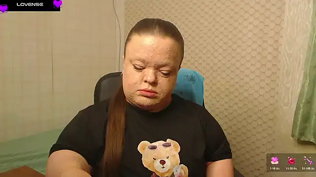 Snapshot of Janiffer_MiMi chatting on April 18, 2026, 4:42 pm Janiffer MiMi online show from April 18, 2026, 4:42 pm