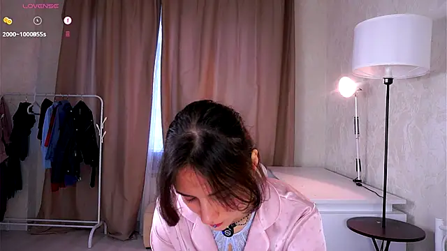 Snapshot of Holla_Molly chatting on October 6, 2025, 5:19 am Holla Molly online show from October 6, 2025, 5:19 am