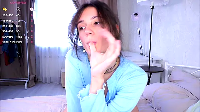 Snapshot of Holla_Molly chatting on October 11, 2025, 5:52 am Holla Molly online show from October 11, 2025, 5:52 am