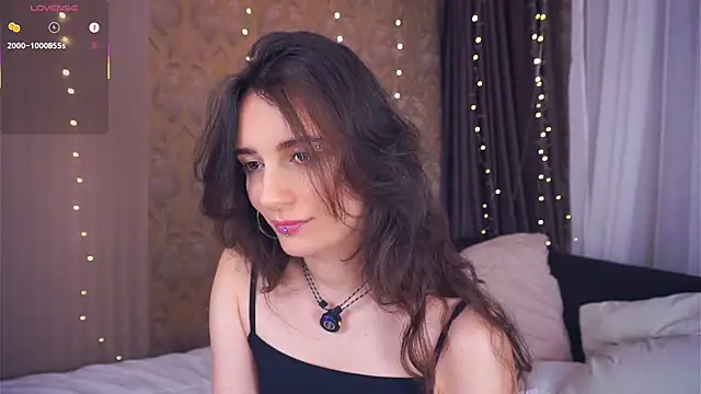 Holla Molly online show from February 3, 2026, 6:00 am