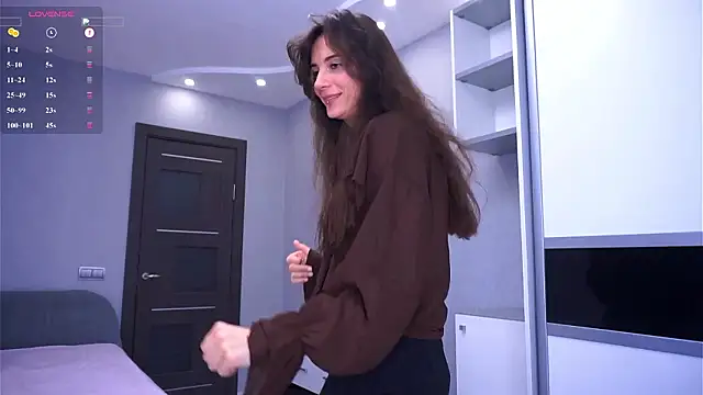 Snapshot of Holla_Molly chatting on March 19, 2026, 5:51 am Holla Molly online show from March 19, 2026, 5:51 am