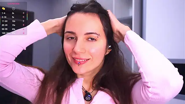 Snapshot of Holla_Molly chatting on February 24, 2026, 6:47 am Holla Molly online show from February 24, 2026, 6:47 am