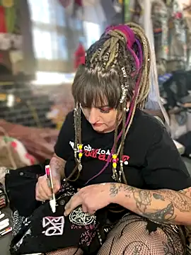 Snapshot of 1-800-FUCKYOU chatting on September 19, 2025, 1:59 pm 1-800-FUCKYOU online show from September 19, 2025, 1:59 pm