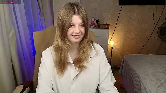 Snapshot of Vivian_cutie chatting on December 5, 2025, 2:37 pm Vivian cutie online show from December 5, 2025, 2:37 pm