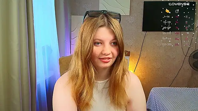 Snapshot of Vivian_cutie chatting on October 12, 2025, 12:28 pm Vivian cutie online show from October 12, 2025, 12:28 pm