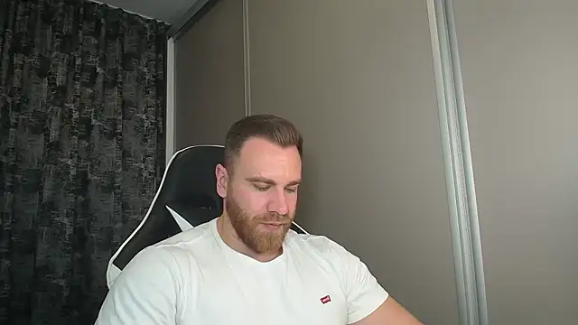 Thori92 online show from November 12, 2025, 6:34 pm