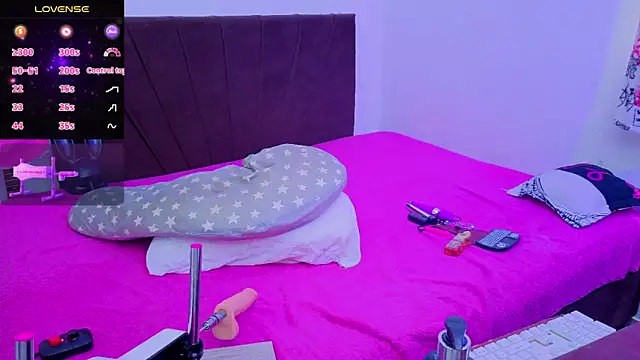 I am kim online show from February 15, 2026, 7:13 pm