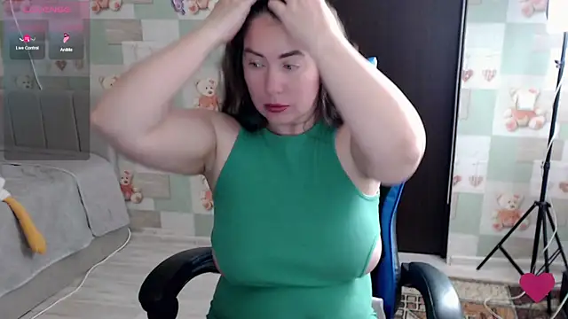 Snapshot of Korolek12 chatting on June 7, 2026, 12:21 pm Korolek12 online show from June 7, 2026, 12:21 pm