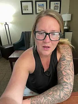 Lizzyloo online show from February 19, 2026, 3:09 pm