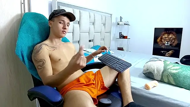 Andrew lovely18 online show from February 11, 2026, 4:56 am