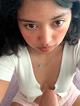 Peach Girll online show from May 12, 2026, 2:34 pm