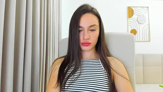 Sunshine Eva online show from October 12, 2025, 5:25 pm