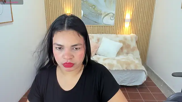 Snapshot of Cloe_35 chatting on August 1, 2026, 8:07 pm Cloe 35 online show from August 1, 2026, 8:07 pm