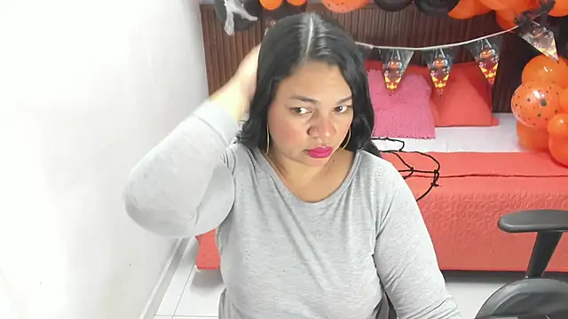 Cloe 35 online show from October 22, 2025, 8:08 pm