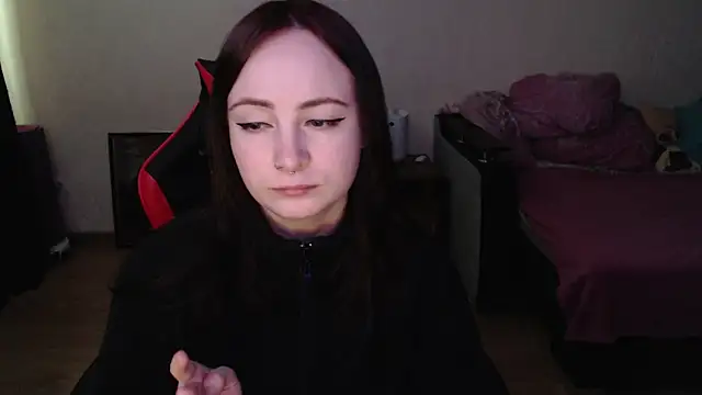 Snapshot of Laralianna chatting on April 30, 2026, 5:03 am Laralianna online show from April 30, 2026, 5:03 am