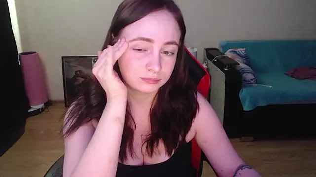 Snapshot of Laralianna chatting on April 2, 2026, 11:50 am Laralianna online show from April 2, 2026, 11:50 am