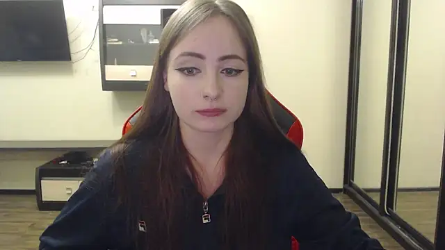 Snapshot of Laralianna chatting on December 14, 2024, 6:41 pm Laralianna online show from December 14, 2024, 6:41 pm