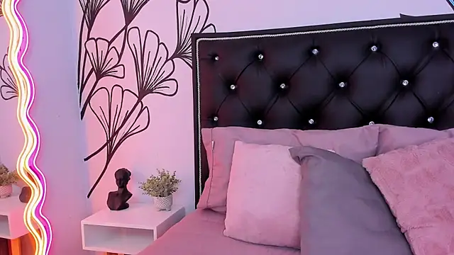 Snapshot of Sweet_Ariadna_ chatting on July 12, 2026, 12:17 pm Sweet Ariadna online show from July 12, 2026, 12:17 pm