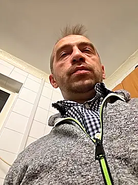 theSmallest-dick online show from October 7, 2025, 5:58 pm