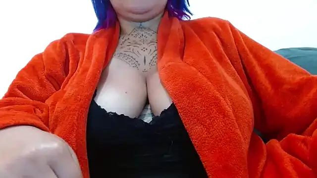 vaholiver online show from November 30, 2025, 3:24 pm