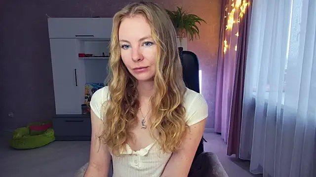 Snapshot of Cuddle_Cat chatting on November 12, 2025, 5:33 am Cuddle Cat online show from November 12, 2025, 5:33 am