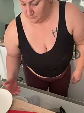 sweeti Em online show from February 22, 2026, 3:24 pm