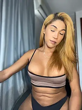 Snapshot of TastyTrap_18 chatting on December 5, 2025, 6:39 pm TastyTrap 18 online show from December 5, 2025, 6:39 pm