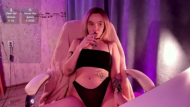SarahRomantic online show from January 20, 2025, 4:23 pm